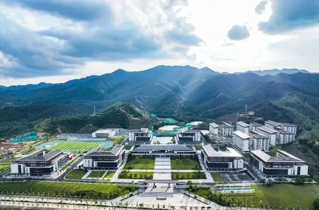 广东云浮中医药职业学院2024年春季高考招生简章!(图1) 1.jpg