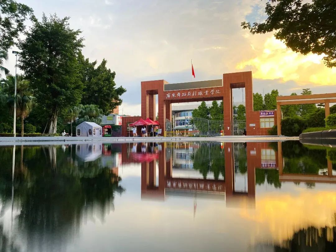 成绩一般般?盘点3 证书最容易考的10所公办院校!(图13) 13.jpg